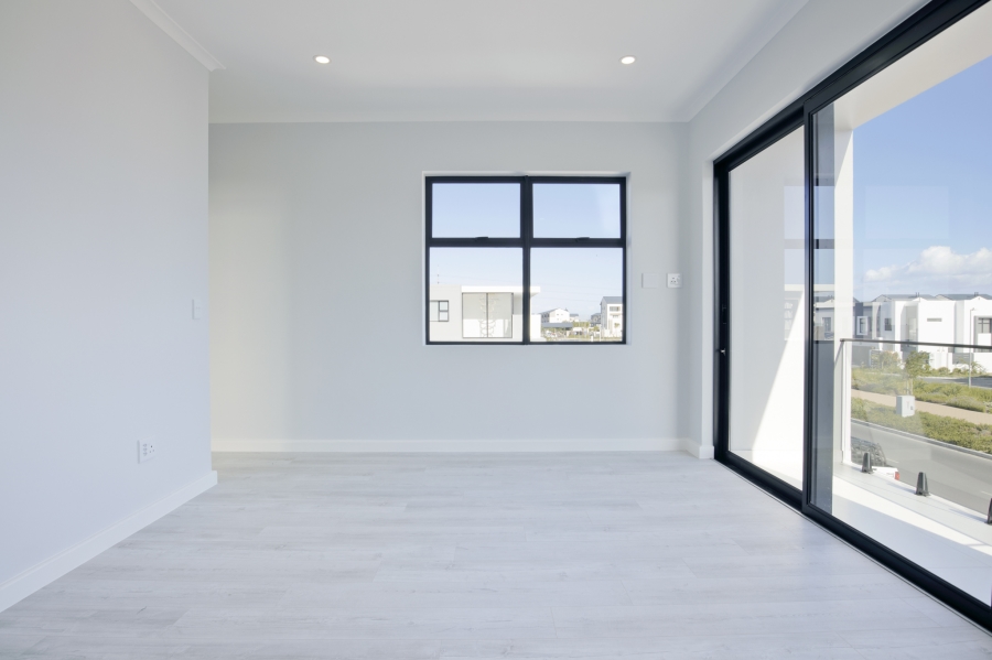 5 Bedroom Property for Sale in Sandown Western Cape